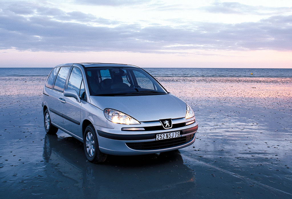 Peugeot 807 2002 01.jpg